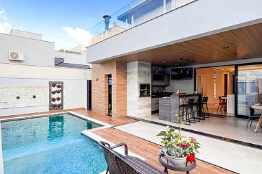 Casa em Condomínio com 3 quartos à venda, 246m², 5 banheiros, 2 garagens - Residencial Imigrantes - Nova Odessa