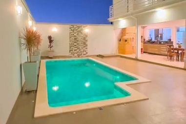 Casa com 3 quartos à venda, 280m², 4 banheiros, 2 garagens - Jardim Maria Helena - Nova Odessa