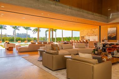 Onde a Natureza Abraça o Luxo: Seu Novo Lar