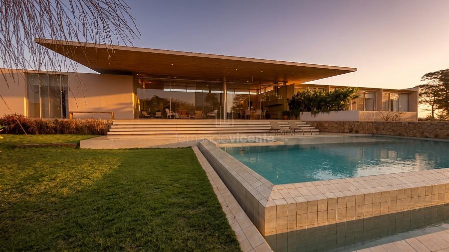 Casa 1.100m� Off-Market | Fazenda da Grama 1