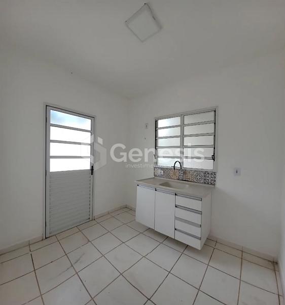 VENDE-SE � CASA 02 QUARTOS NO CONDOM�NIO M�NACO 1