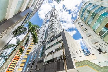 EXCELENTE APARTAMENTO 4 SUÍTES NO RESIDENCIAL BRESCIA,Á VENDA EM BALNEÁRIO CAMBORIÚ.