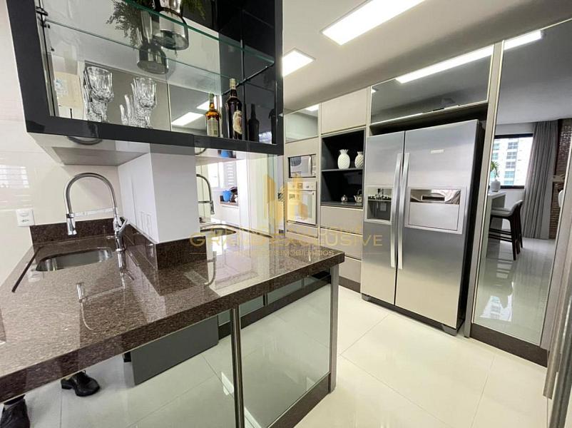 APARTAMENTO MOBILIADO E DECORADO COM VISTA MAR — foto 8