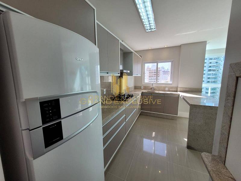 MOBILIADO, EXCELENTE POSIÇÃO SOLAR, 250 METROS DO MAR — foto 7