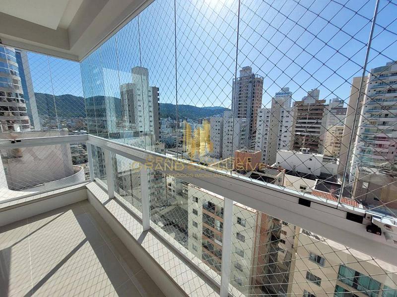 MOBILIADO, EXCELENTE POSIÇÃO SOLAR, 250 METROS DO MAR — foto 10
