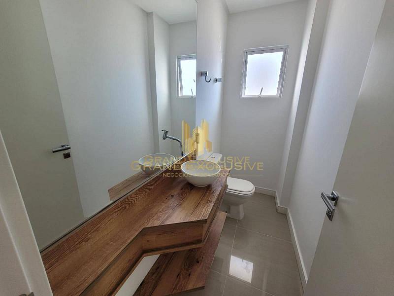 MOBILIADO, EXCELENTE POSIÇÃO SOLAR, 250 METROS DO MAR — foto 14