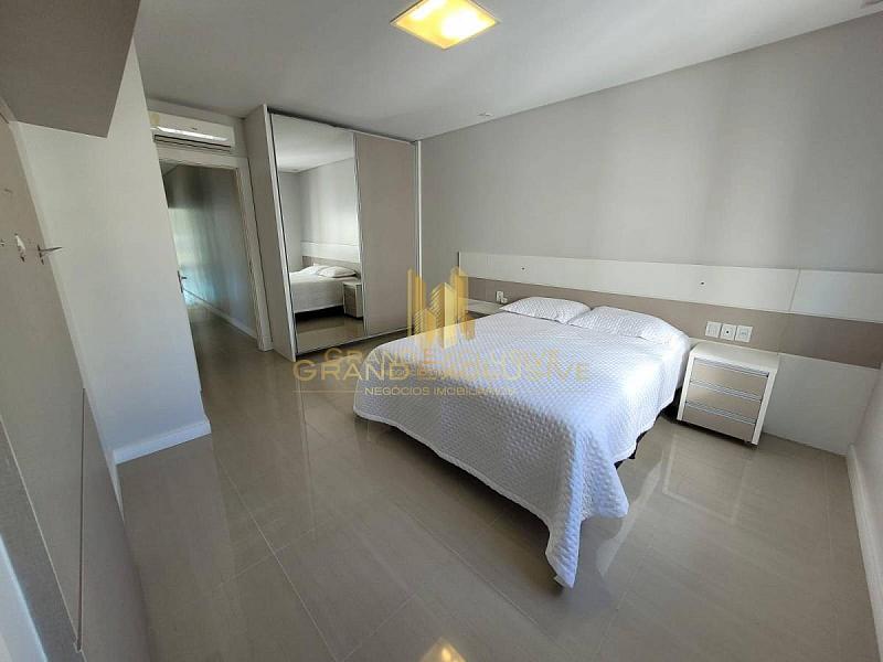 MOBILIADO, EXCELENTE POSIÇÃO SOLAR, 250 METROS DO MAR — foto 18