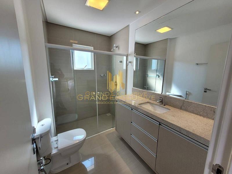 MOBILIADO, EXCELENTE POSIÇÃO SOLAR, 250 METROS DO MAR — foto 20