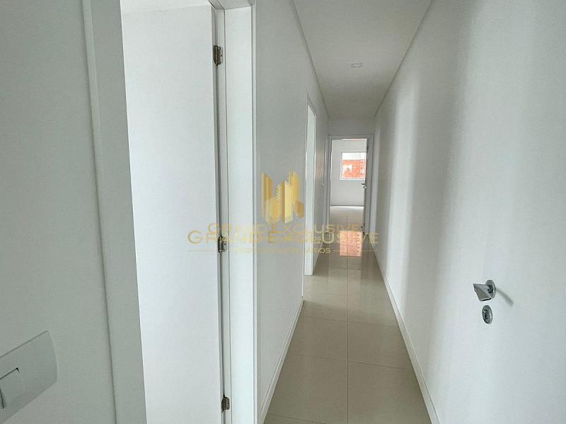 VISTA MAR, RODA GIGANTE, INCRÍVEL, 2 SUÍTES+2 DEMI, 3 VAGAS DE GARAGEM — foto 18