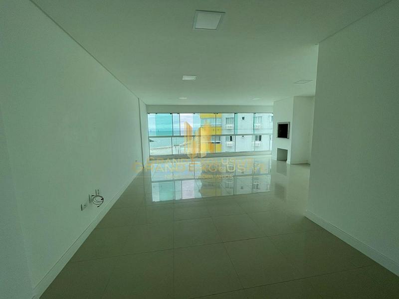 VISTA MAR, RODA GIGANTE, INCRÍVEL, 2 SUÍTES+2 DEMI, 3 VAGAS DE GARAGEM — foto 3