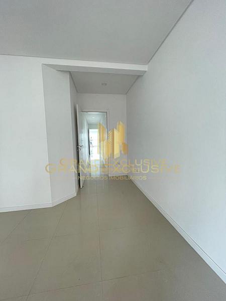 VISTA MAR, RODA GIGANTE, INCRÍVEL, 2 SUÍTES+2 DEMI, 3 VAGAS DE GARAGEM — foto 8