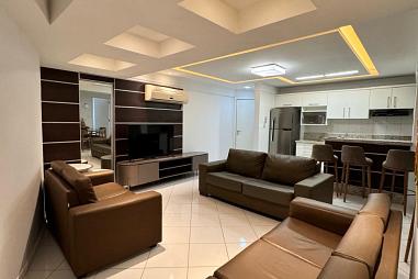 Apartamento a venda, lateral mar com vista para Barra Sul, mobiliado,