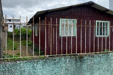 Terreno Casa de Madeira