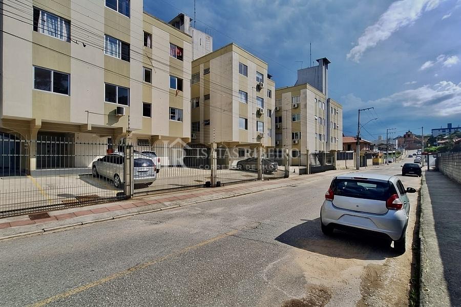 Apartamento com 2 quartos e 1 banheiro em Serraria, S�o Jos� 1