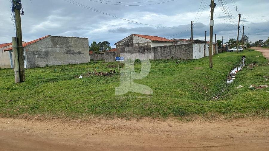 Terreno alto de esquina no Balne�rio dos Prazeres 1