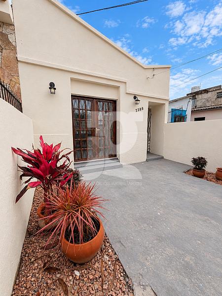 Casa Reformada no Fragata com Espa�o Independente nos Fundos! 1