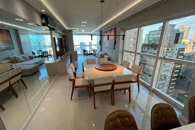 Apartamento à venda de 4 dormitórios Meia Praia em Itapema