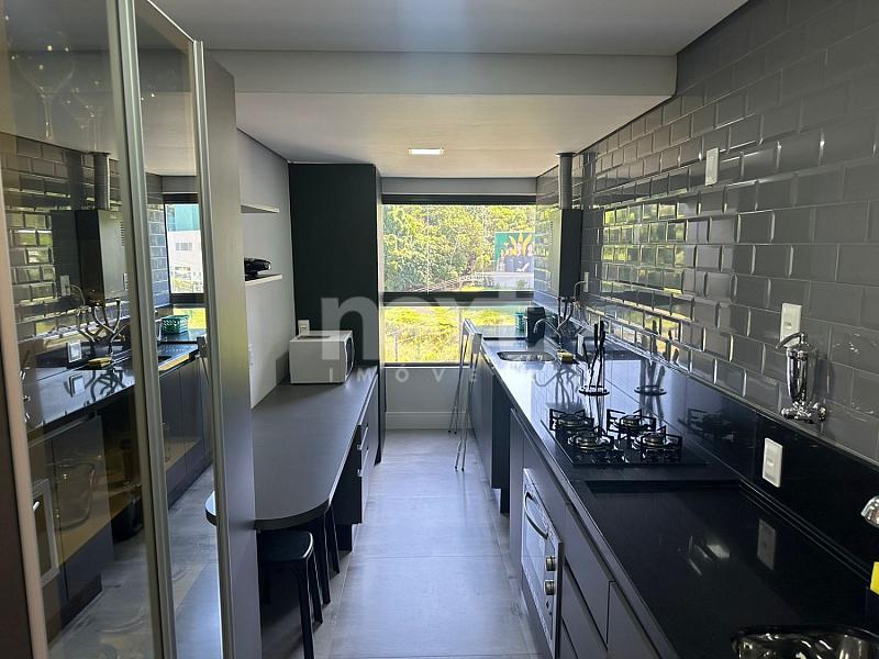 APARTAMENTO MOBILIADO A VENDA - EDIFÍCIO MAXHAUS - PRAIA BRAVA DE ITAJAÍ — foto 3