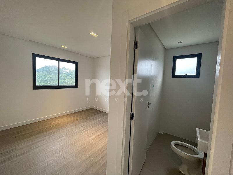 BRAVA GARDEN SEMI MOBILIADO - ANDAR ALTO - PRAIA BRAVA — foto 6