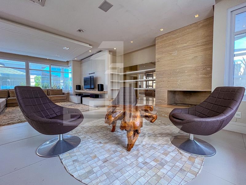 JURERÊ INT. 5 SUÍTES, JACUZZI, HIDRO — foto 2