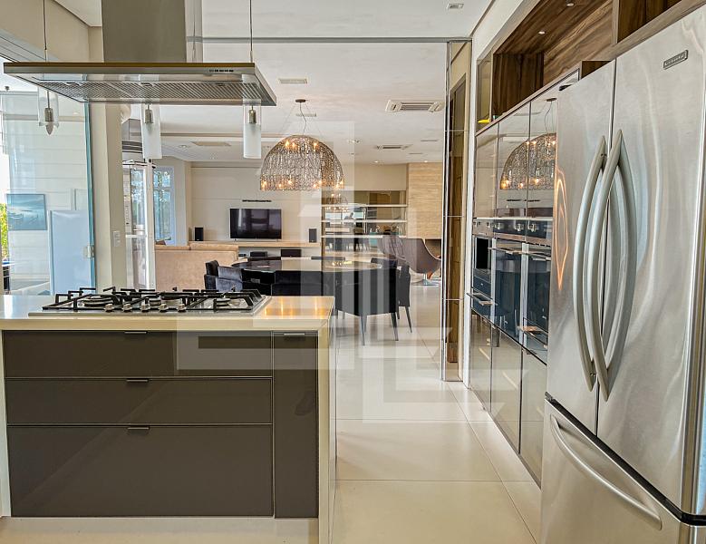 JURERÊ INT. 5 SUÍTES, JACUZZI, HIDRO — foto 11