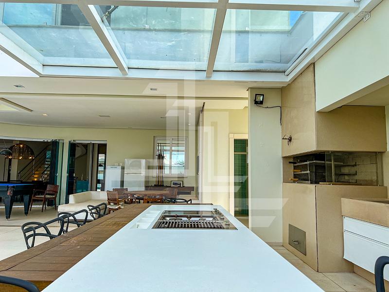 JURERÊ INT. 5 SUÍTES, JACUZZI, HIDRO — foto 15