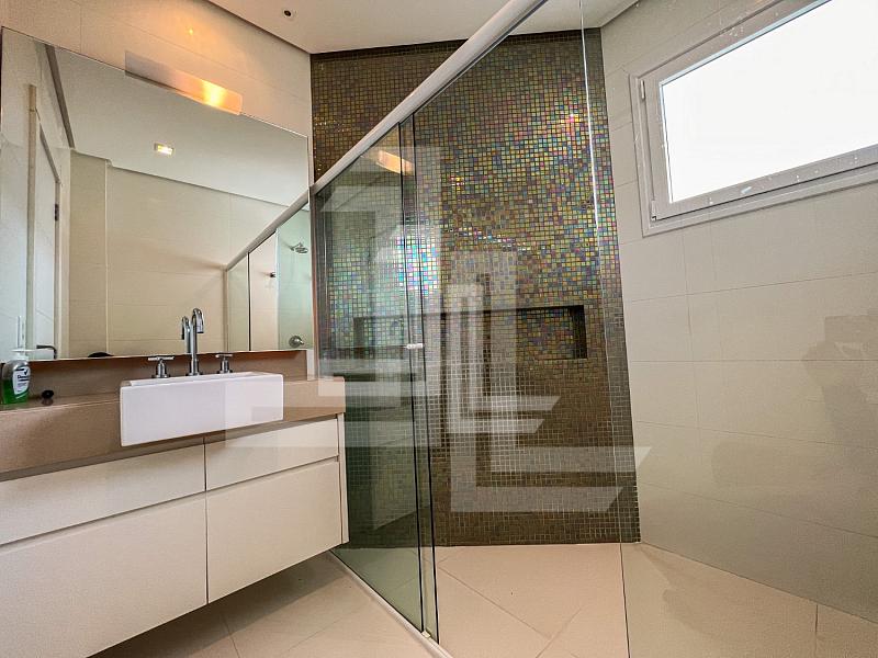 JURERÊ INT. 5 SUÍTES, JACUZZI, HIDRO — foto 22