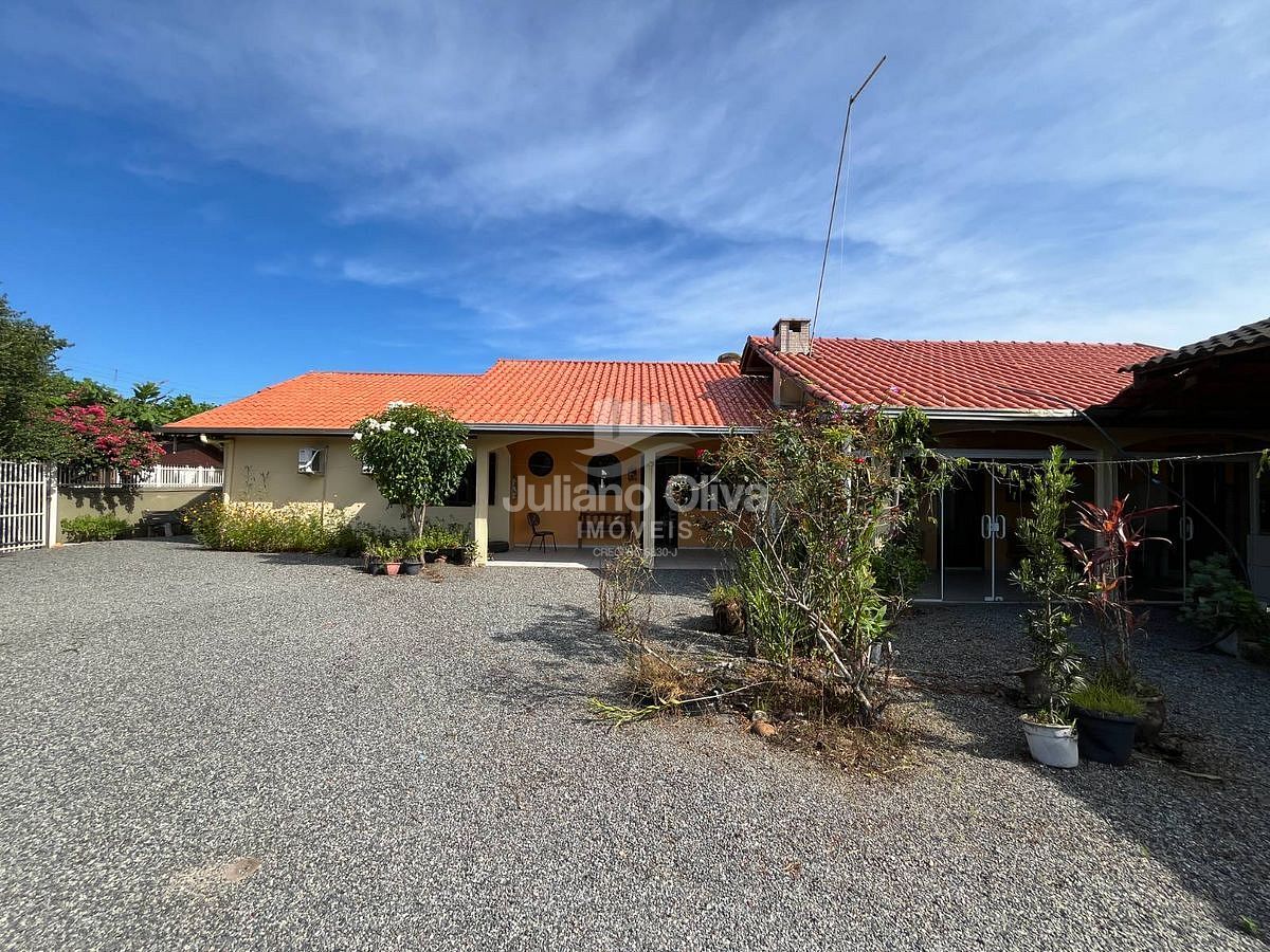 Casa, Terreno de 720m² composto por 3 kitnetes, Barra do Saí - Itapoá/SC - Itapoá - Barra do Sai