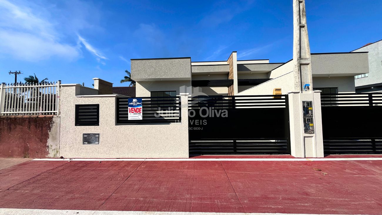 Casa, Casa á Venda com Piscina - Itapoá - Centro