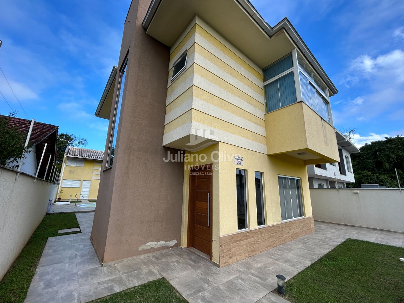 Sobrado, Sobrado com 03 suítes e piscina á venda em Itapoá/SC - Itapoá - Cambiju