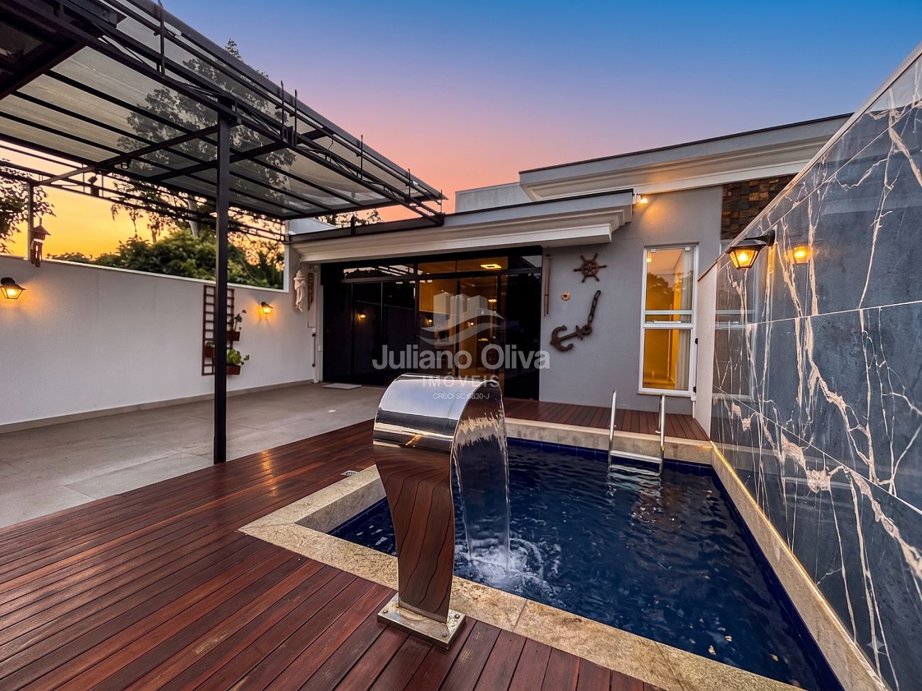 Casa, Casa á Venda com 1 Suíte e Piscina - Barra do Saí - Itapoá - Barra do Sai
