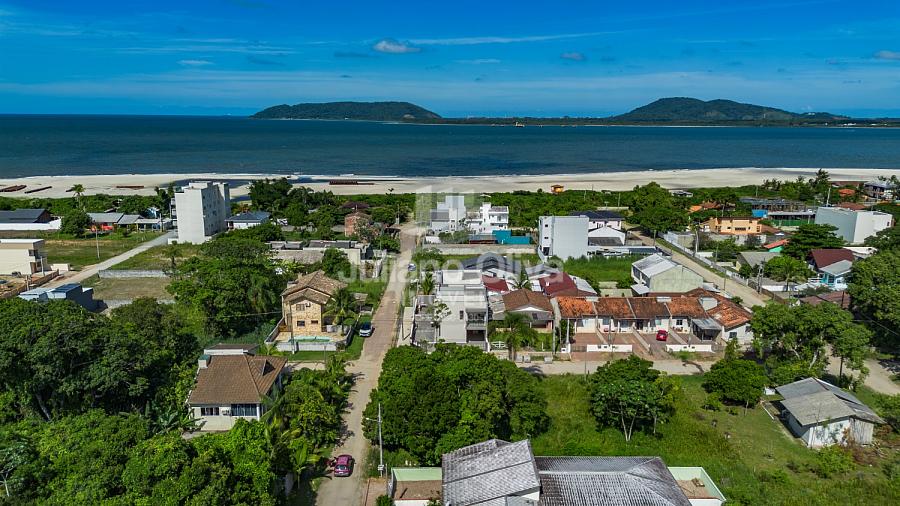 Sobrado de Alto Padrão a 250 Metros da Praia — foto 29