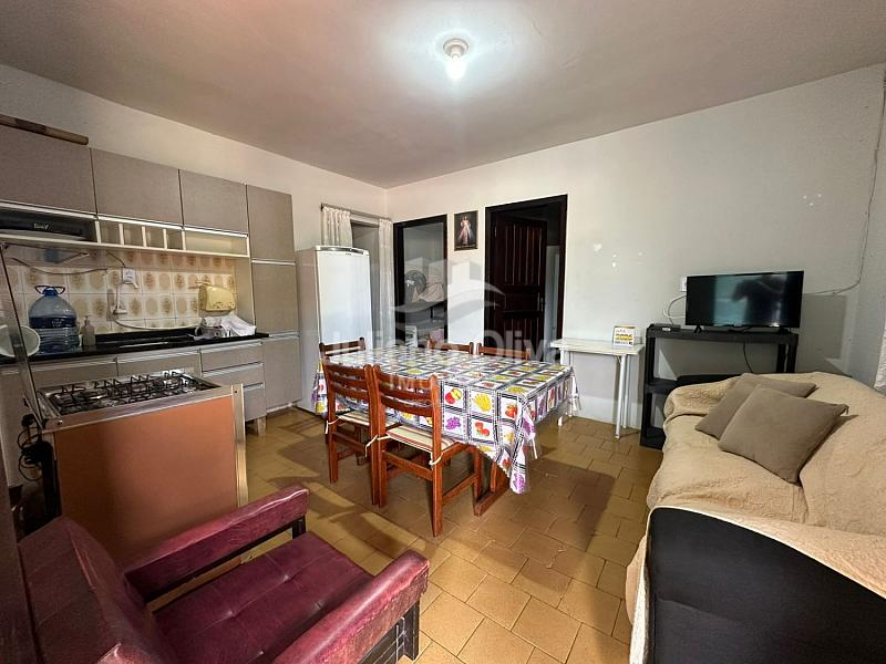 Casa à Venda Com 2 Dormitórios  - Barra do sai — foto 5