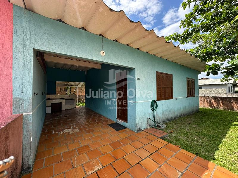 Casa à Venda Com 2 Dormitórios  - Barra do sai — foto 2