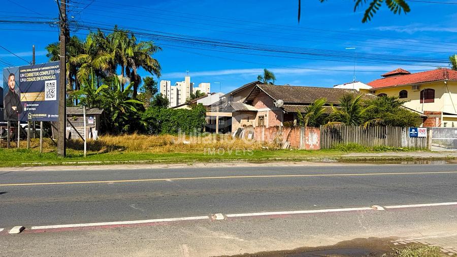Casa de esquina + Terreno comercial em Itapema do Norte — foto 4