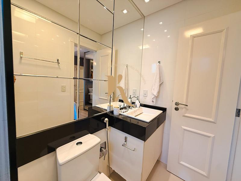 Apartamento Exclusivo com Terra�o no Centro de Itapema 26