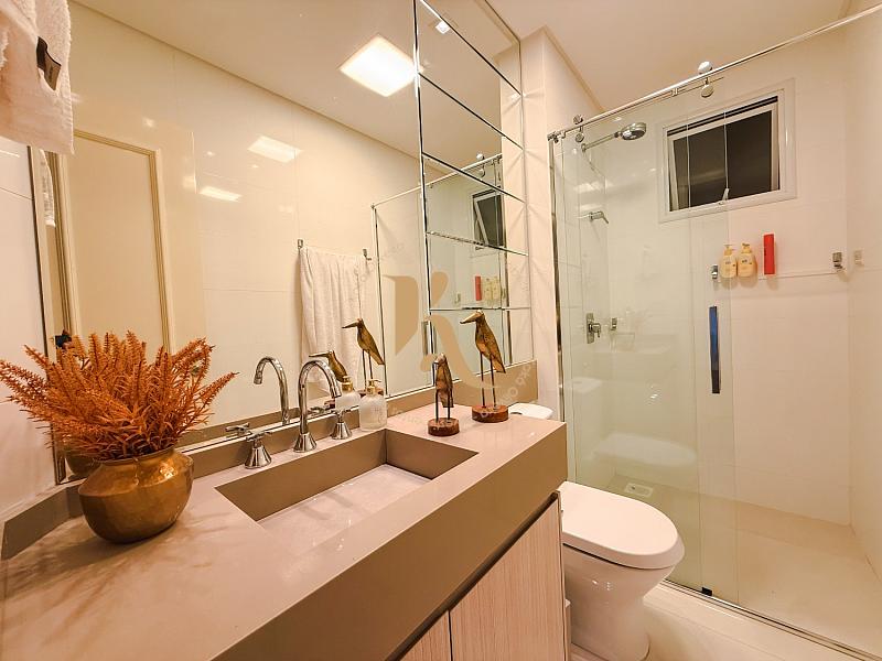 Apartamento Exclusivo com Terra�o no Centro de Itapema 17