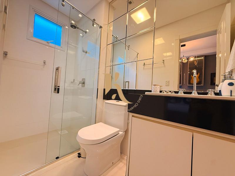 Apartamento Exclusivo com Terra�o no Centro de Itapema 25
