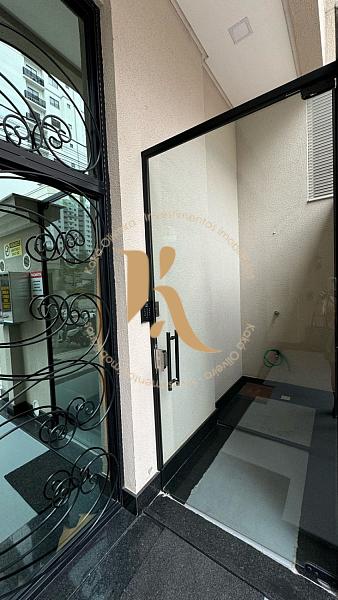 Apartamento mobiliado com 2 su�tes a 400 metros do mar -Bairro Morretes 7