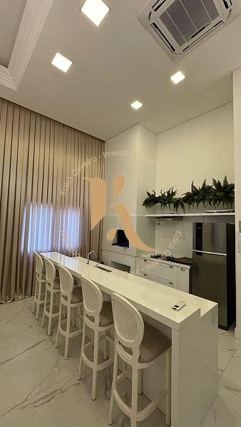 Apartamento mobiliado com 2 su�tes a 400 metros do mar -Bairro Morretes 18