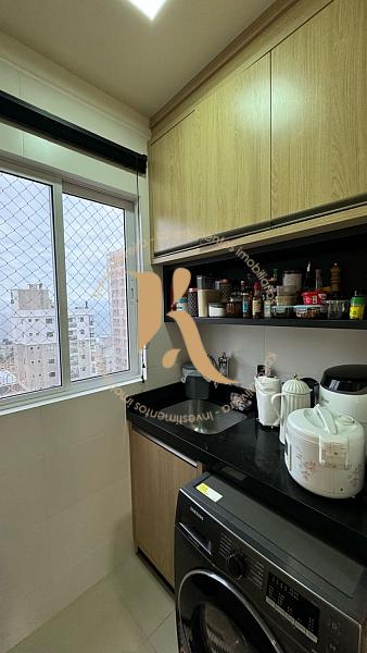 Apartamento mobiliado com 2 su�tes a 400 metros do mar -Bairro Morretes 32
