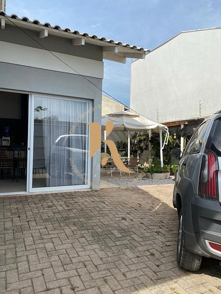 Sobrado de esquina, de frente para a pra�a, em Tijucas 6
