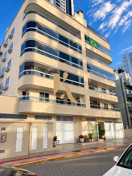 APARTAMENTO COM �TIMA LOCALIZA��O 1