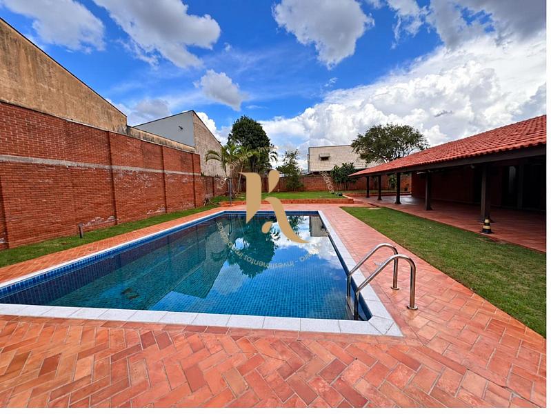 Casa ampla com piscina em Londrina, pr�xima ao aeroporto 8