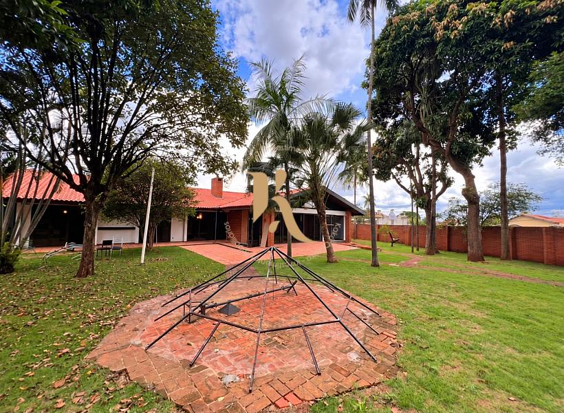 Casa ampla com piscina em Londrina, pr�xima ao aeroporto 13