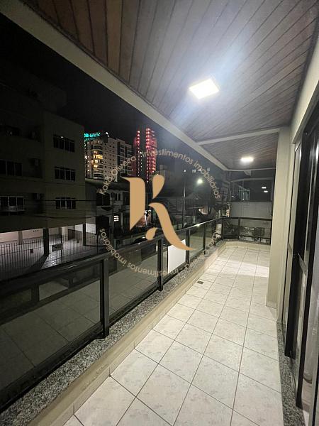 Apartamento diferenciado com terra�o no Centro de Itapema 24