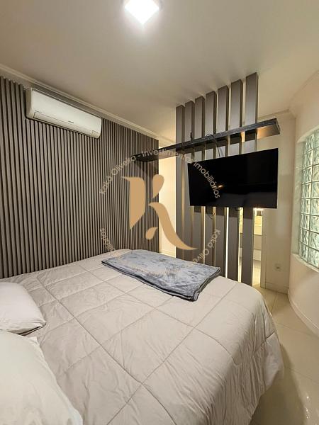 Apartamento quadra-mar com linda vista para o mar em Meia Praia 10