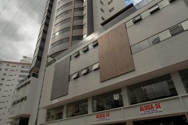 APARTAMENTO NOVO, PRONTO PARA MORAR COM 04 SUÍTES E 03 VAGAS NO CETRO DE BALNEÁRIO CAMBORIÚ