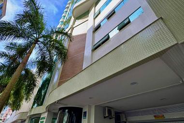 Apartamento a venda no centro de Balneário Camboriú, 2 suíte, 2 dormitórios, 137m², 3 vagas de garagem, andar alto.