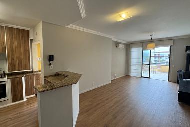 COBERTURA 2 DORM. SENDO 1 SUÍTE, COM OFURÔ PRÓXIMO DO MAR, CANASVIEIRAS, FLORIANÓPOLIS/SC.